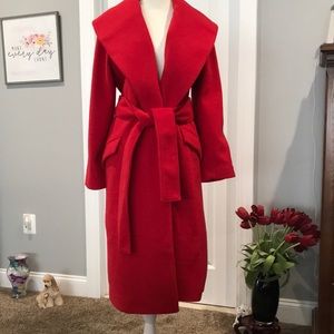 EXPRESS—GORGEOUS RED WRAP COAT, Size Small